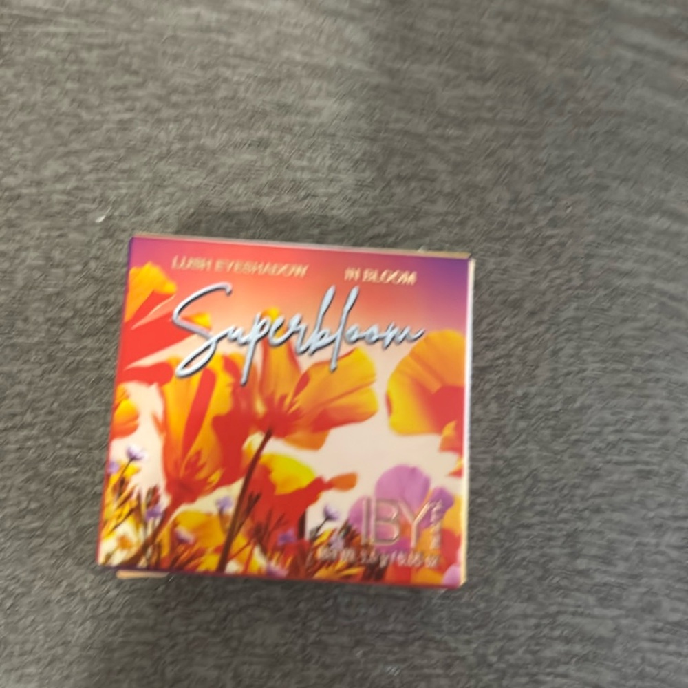 Superbloom lush eyeshadow travel size